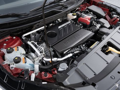 Used 2023 Nissan Rogue SV image 38