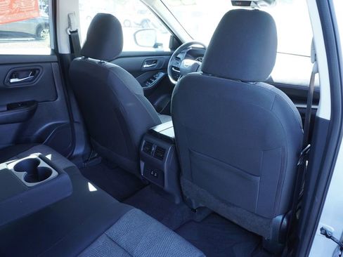 Certified 2025 Nissan Rogue SV image 10