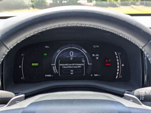 Used 2025 Toyota Camry SE FWD image 18