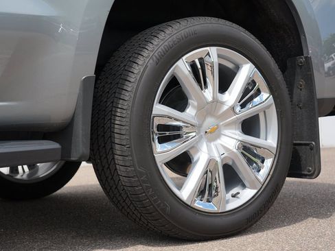 Certified 2025 Chevrolet Silverado 1500 High Country w/ High Country Premium Package AWD/4WD image 35