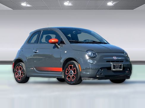 Used 2018 FIAT 500 e w/ Esport Package image 6
