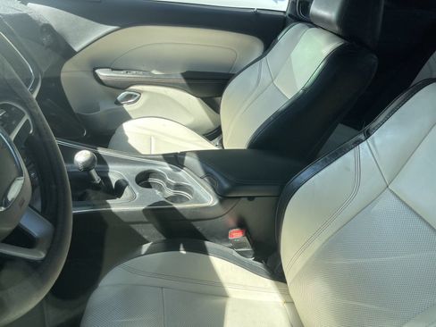 Used 2015 Dodge Challenger R/T Plus RWD image 10