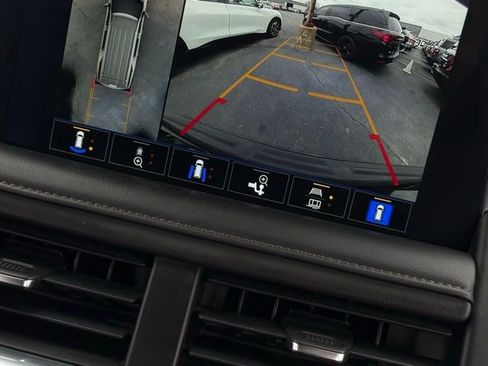 Used 2023 Chevrolet Suburban High Country image 4