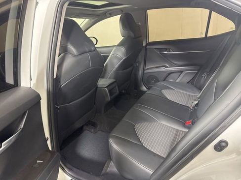 Used 2024 Toyota Camry SE image 12