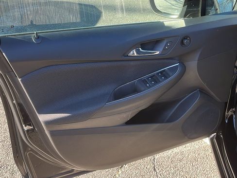 Used 2017 Chevrolet Cruze LT image 11