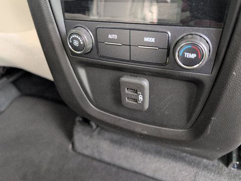Used 2022 Buick Enclave Essence w/ Experience Buick Package image 11