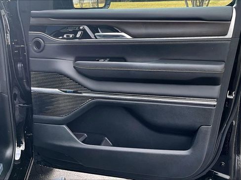 Used 2022 Jeep Grand Wagoneer Series I image 24