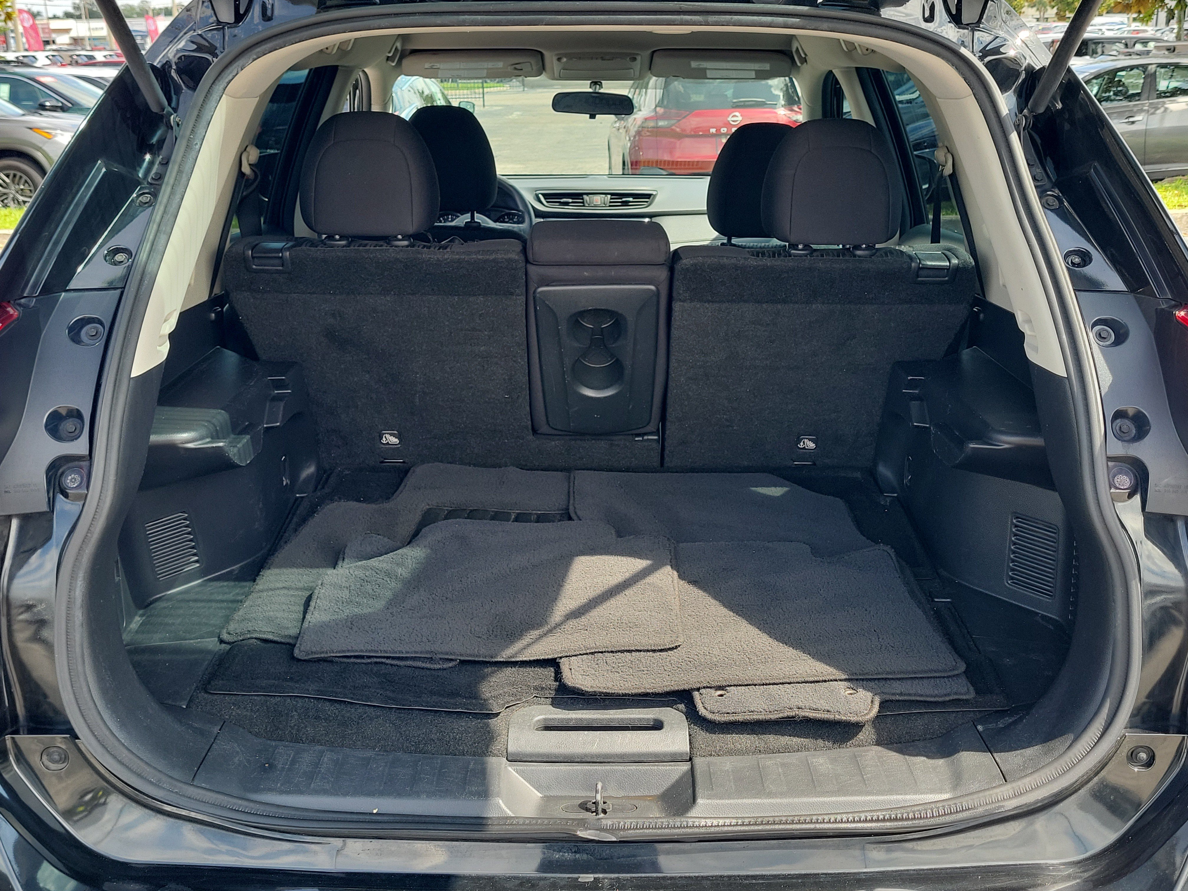 Certified 2018 Nissan Rogue S FWD image 4