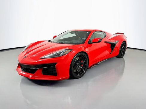 Used 2025 Chevrolet Corvette Z06 image 1