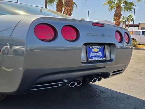 Used 2004 Chevrolet Corvette Coupe w/ Roof Package RWD image 5