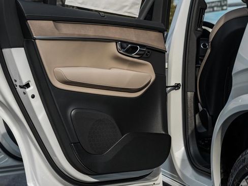 New 2026 Volvo XC90 B6 Ultra image 35