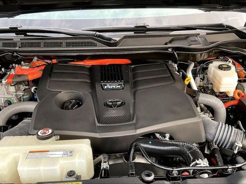 Used 2023 Toyota Sequoia Platinum image 32