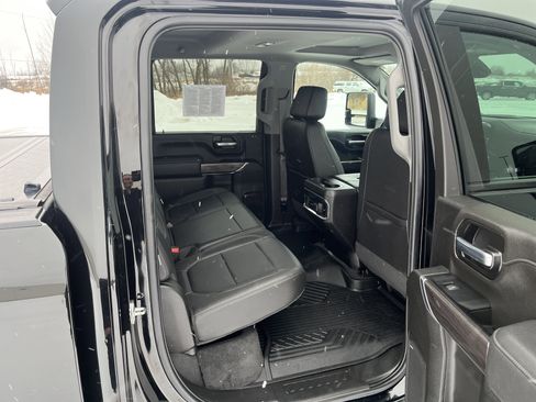 Used 2022 Chevrolet Silverado 3500 LTZ w/ LTZ Plus Package image 16