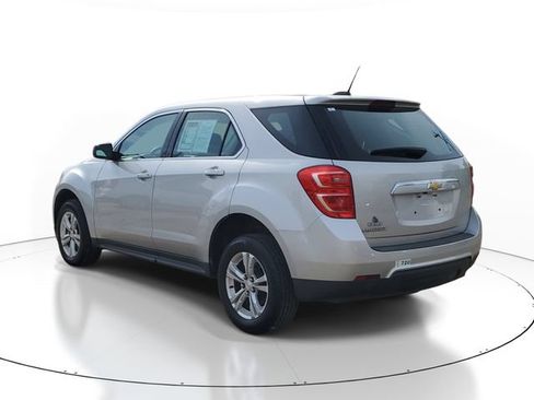 Used 2017 Chevrolet Equinox LS FWD image 3
