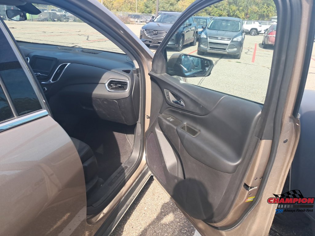 Used 2018 Chevrolet Equinox LT FWD image 23