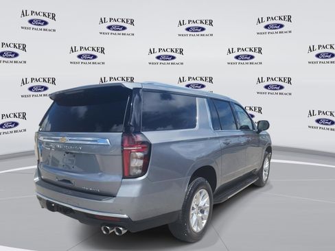 Used 2023 Chevrolet Suburban Premier AWD/4WD image 6