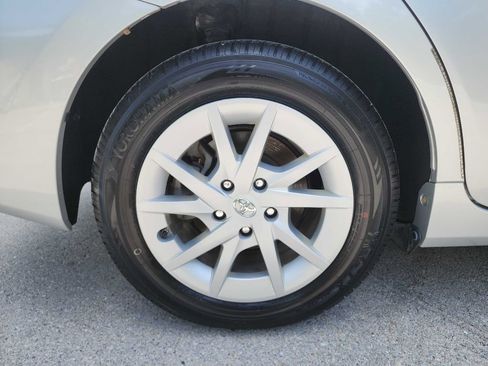 Used 2012 Toyota Prius V Three FWD image 10