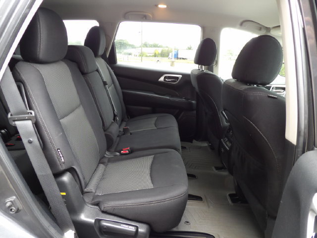 Used 2019 Nissan Pathfinder S AWD/4WD image 13