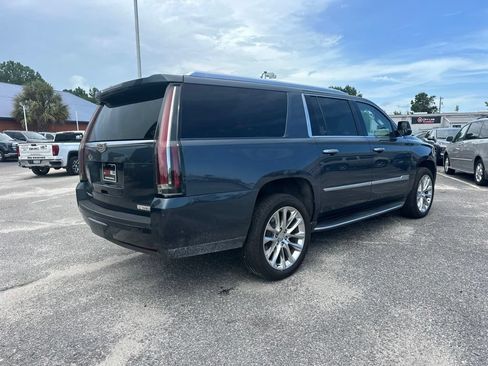 Used 2020 Cadillac Escalade ESV Premium Luxury AWD/4WD image 3