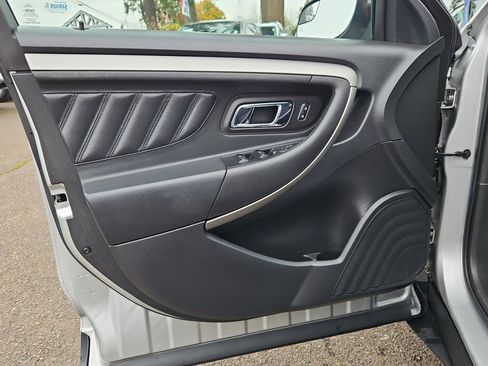 Used 2013 Ford Taurus SEL image 9