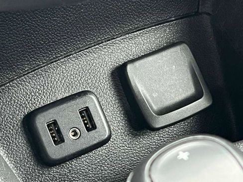 Used 2019 Chevrolet Cruze LT image 33