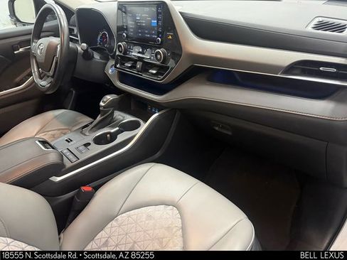 Used 2022 Toyota Highlander Bronze Edition image 29