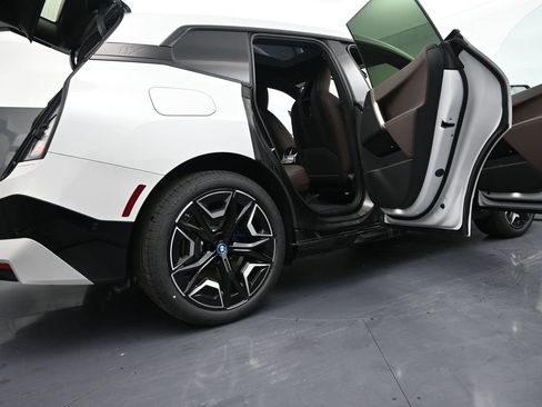 New 2025 BMW iX xDrive50 image 22