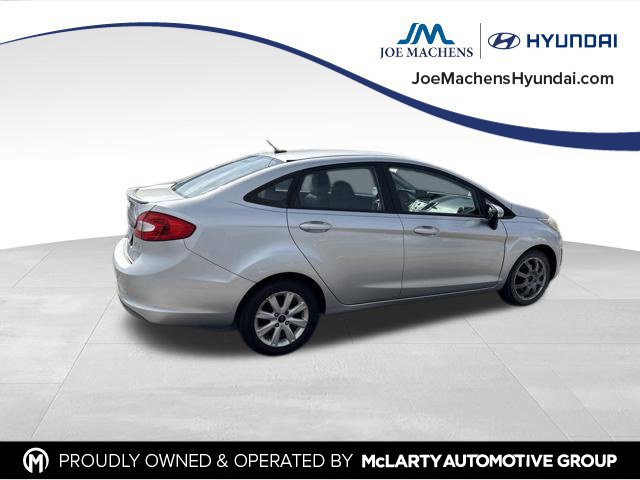 Used 2013 Ford Fiesta SE FWD image 6