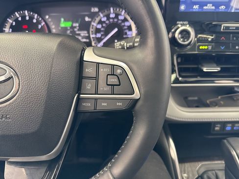 Used 2022 Toyota Highlander Platinum AWD/4WD image 23