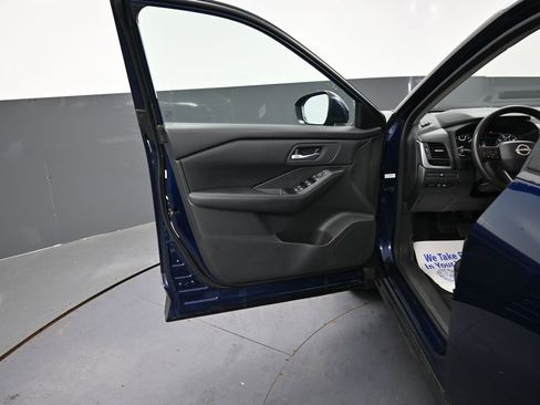 Used 2025 Nissan Rogue SV FWD image 24