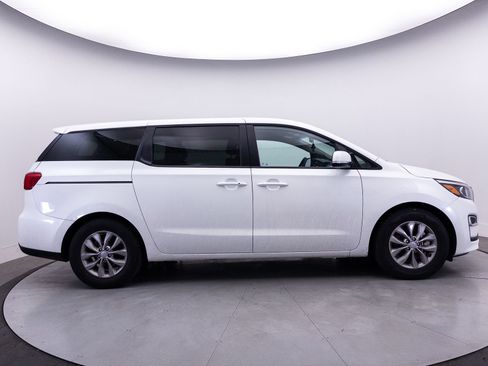 Used 2019 Kia Sedona LX FWD image 34