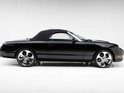 Used 2002 Ford Thunderbird Deluxe image 29