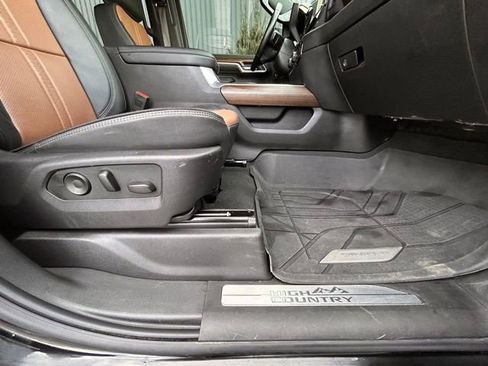 Used 2025 Chevrolet Silverado 3500 High Country w/ Technology Package image 42