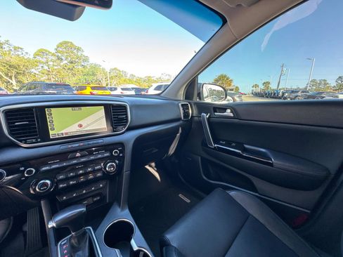 Used 2022 Kia Sportage EX w/ EX Technology Package FWD image 27