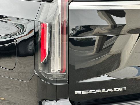 Used 2021 Cadillac Escalade Premium Luxury RWD image 39