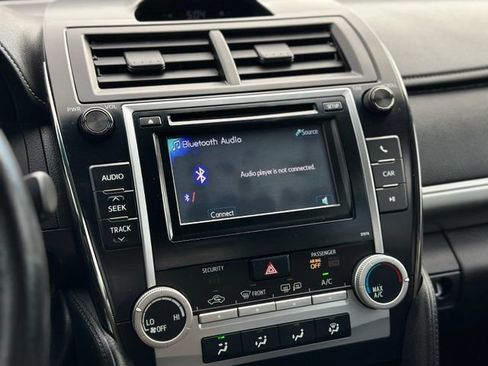 Used 2013 Toyota Camry SE FWD image 12