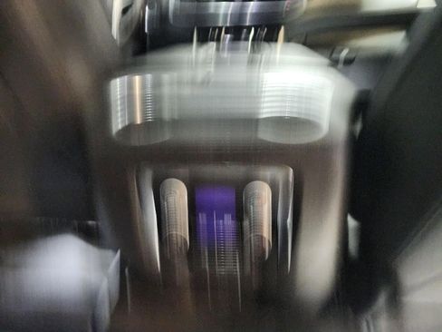 Used 2024 Chevrolet Suburban LT image 17