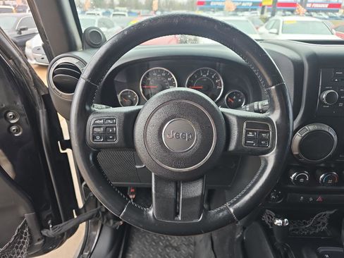 Used 2011 Jeep Wrangler Unlimited Sport image 14