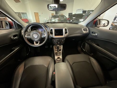 Used 2018 Jeep Compass Latitude w/ Popular Equipment Group image 9