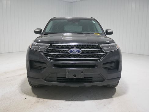 Certified 2022 Ford Explorer XLT image 2