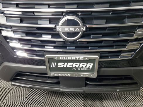 Used 2025 Nissan Rogue SV FWD image 10