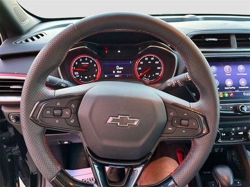 Used 2023 Chevrolet TrailBlazer RS w/ Sun and Liftgate Package image 11