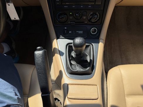 Used 1999 MAZDA MX-5 Miata RWD image 19