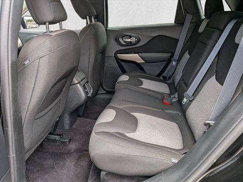 Used 2017 Jeep Cherokee Sport AWD/4WD image 20