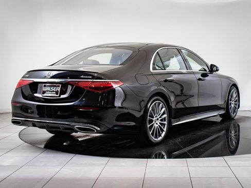 Certified 2022 Mercedes-Benz S 500 4MATIC image 10
