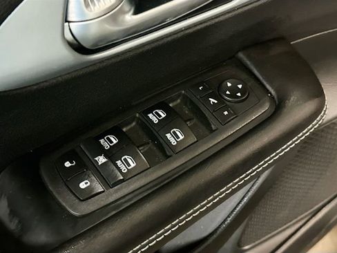 New 2026 Chrysler Pacifica Limited image 19