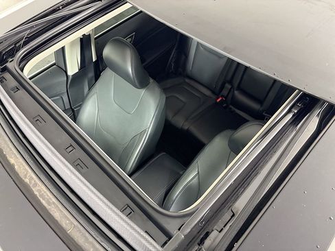 Used 2018 Ford Edge Titanium w/ Equipment Group 302A image 26