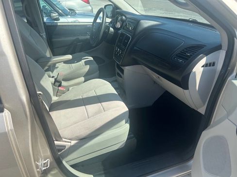 Used 2012 Dodge Grand Caravan SE image 14