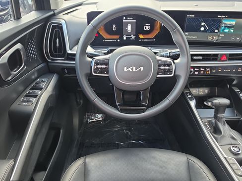 Certified 2025 Kia Sorento S FWD image 13