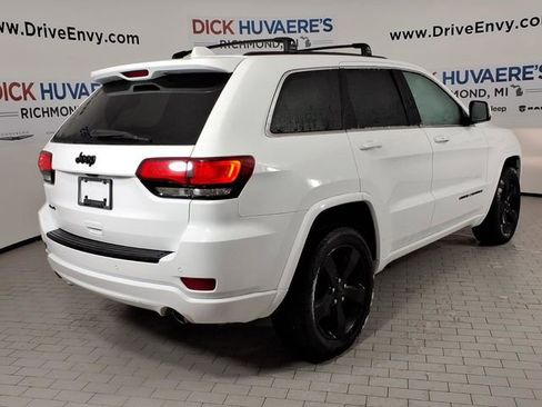 Used 2015 Jeep Grand Cherokee Altitude image 4